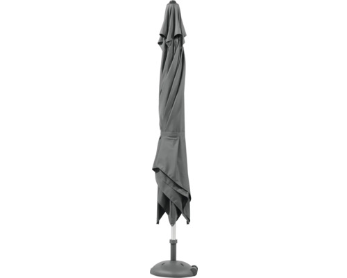 Geschlossener grauer Sonnenschirm mit Ständer