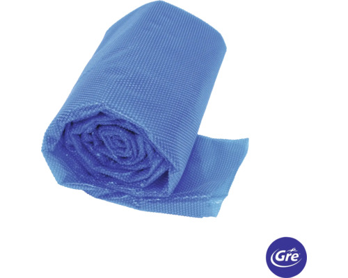 Aufgerollte Poolabdeckung aus Noppenfolie