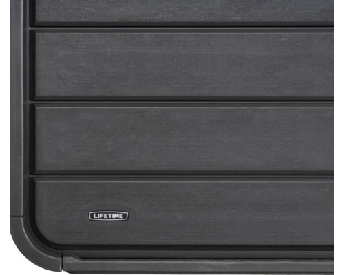 Detailansicht einer grauen Lifetime Aufbewahrungsbox mit horizontaler Paneelstruktur und dem Lifetime Logo