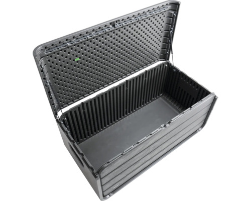 Geöffnete graue Gartenbox zur Aufbewahrung