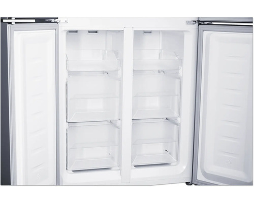 Innenansicht eines Kühlschranks mit offenen Türen und transparenten Schubladen