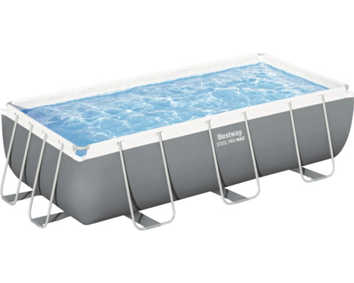 Rechteckiger Stahlrahmenpool mit Wasser gefüllt