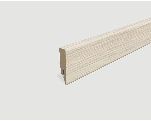 Sockelleiste aus Holz mit Profil