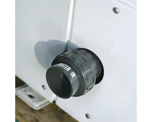 Wasserzulaufanschluss an einem Gerät