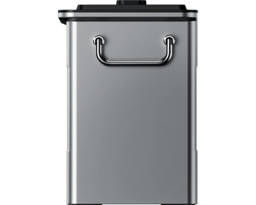 Silberfarbener Treteimer mit Deckel und Griff