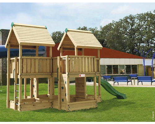 Spielhaus mit Stelzen P7 Douglasie HY-Land 680 x 440 cm Holz Grundturm, Rutsche, Sandkasten, Abdeckplane, Klettersteine, Dacheindeckung