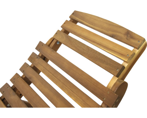 Detailansicht einer Gartenliege aus Holz