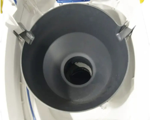 Innenansicht eines Teichfilters