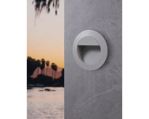 Runde LED-Wandeinbauleuchte an Wand