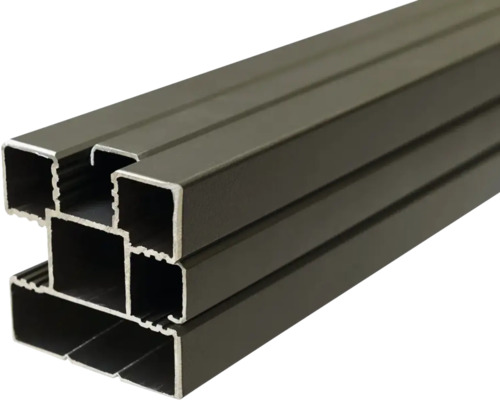 Alupfosten Ecosteck inkl. Pfostenkappen zum Aufschrauben/Einbetonieren 6,8 x 6,8 x 240 cm anthrazit Rechteckige Aluminiumprofile im Stapel