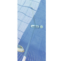 Poolreiniger im Schwimmbad zur Reinigung des Beckenbodens