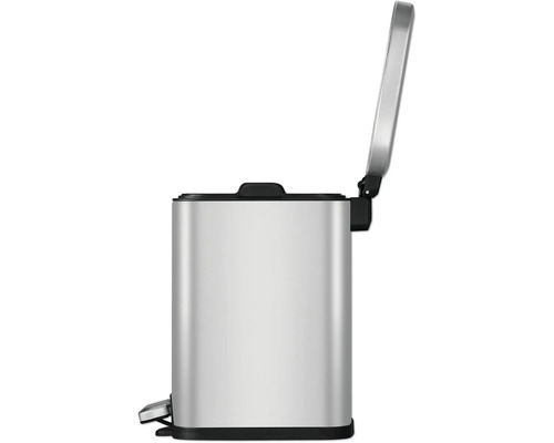 Treteimer aus Edelstahl mit geöffnetem Deckel