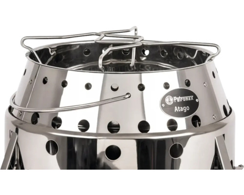 Petromax Atago Grill aus Edelstahl mit Löchern und Petromax Logo
