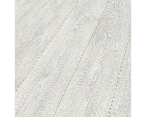 Nahaufnahme von hellem Laminatboden in Holzoptik