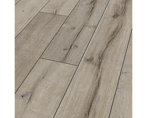 Verlegter Laminatboden mit Holzoptik