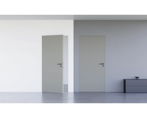 Pertura Wandbündige Zimmertür Vidar HPL RAL 7037 staubgrau 1008x2126 mm inkl. Blockzarge wandbündig, Magnetfallenschloss WC Schwarz DIN Links (nach außen öffnend) Zwei Zimmertüren, eine geöffnet und eine geschlossen, in einem hellen Raum