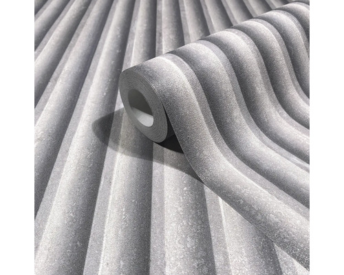 Eine Rolle graue Tapete mit Streifenmuster.