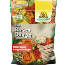Packung Rosen Dünger von Neudorff mit Rosenabbildung