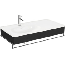 Waschtisch mit Armatur und Handtuchhalter