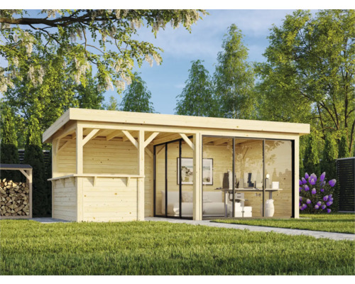 Holzgartenhaus mit Glasfront und seitlichem Anbau im Garten.