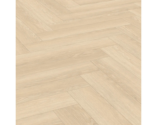 Verlegung von hellem Laminatboden im Fischgrätenmuster