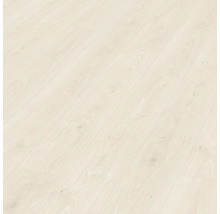 Helles Laminat verlegt als Bodenbelag.
