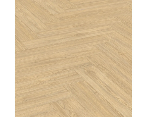 Verlegung von hellem Laminatboden im Fischgrätmuster