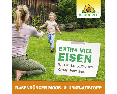 Szene mit Mutter und Kind auf Rasen, die Neudorff Rasendünger Moos- und Unkrautstopp bewirbt.