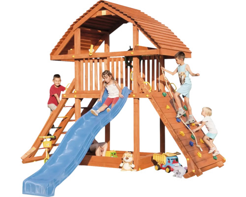 Holzspielhaus mit Rutsche, Kletterwand und Kindern