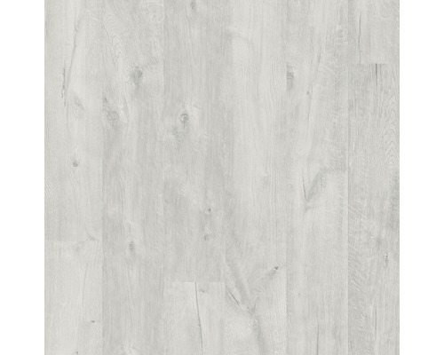 Heller Laminatboden mit Holzoptik.