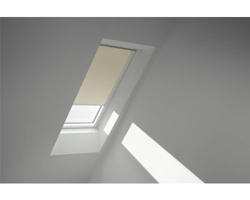 Dachfenster mit Rollo zur Verdunkelung