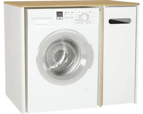 Waschmaschine mit Abdeckung und Stauraum im Badezimmer