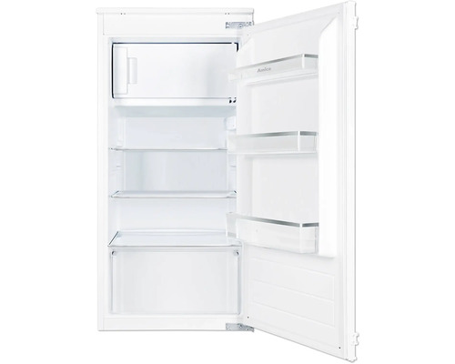 Geöffneter, weißer Kühlschrank mit Glasablagen