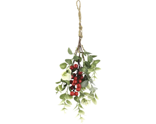 Hängender Weihnachtsschmuck mit Beeren und Blättern an einer Kordel