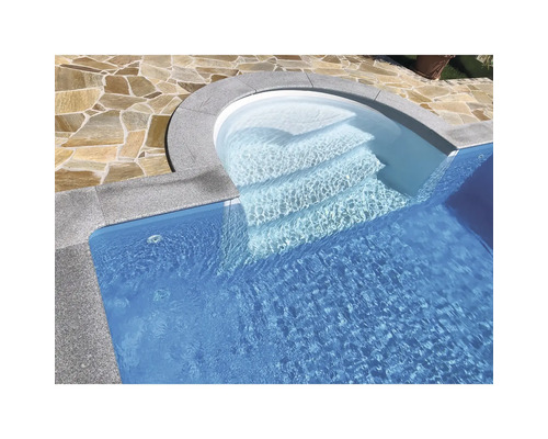 Schwimmbad mit integrierter Treppe für einfachen Zugang