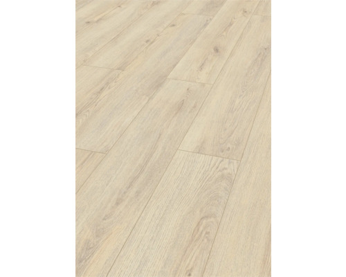 Verlegtes Laminat mit Holzoptik