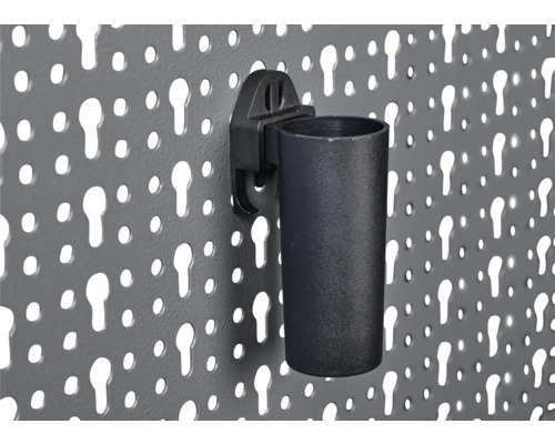 Werkzeughalterung an einer Lochwand zur Werkzeugaufbewahrung