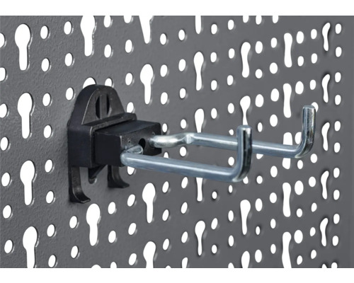 Doppelhaken an Lochplatte zur Werkzeugaufbewahrung