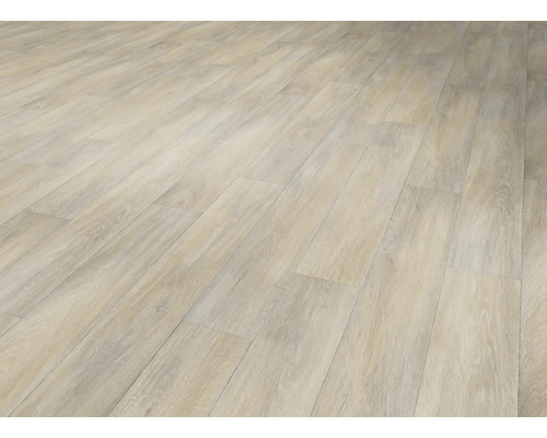 Heller Laminatboden mit Holzstruktur