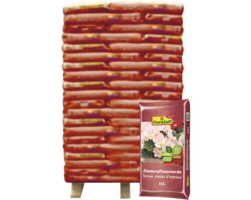 Zimmerpflanzenerde FloraSelf Select 60x15 L (= 0,9 m³) Palette Stapel Blumenerde und ein Sack Blumenerde.