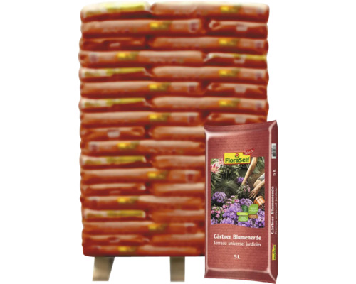 Gärtner Blumenerde FloraSelf Select 126x5 L (= 0,63 m³) Palette Stapel Erdsäcke und ein einzelner Sack Gärtner Blumenerde von FloraSelf