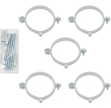 Fünf Rohrschellen aus Kunststoff mit Schrauben und Dübeln in einer Verpackung.