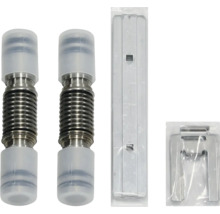 Zwei Wellrohrverbinder und eine Halterung