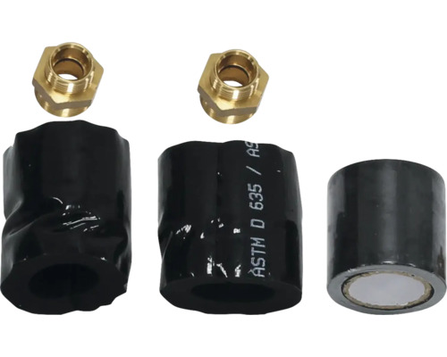 Messingverschraubungen und Gummiisolierung für Sanitärinstallationen