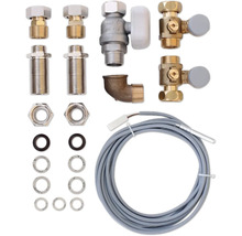 Installationsmaterial für Heizungsanlagen, inklusive Ventile, Anschlüsse und Kabel