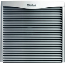 Vaillant Logo auf einer Heizungsverkleidung mit Lamellen