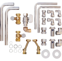 Installationsmaterial für Sanitär und Heizung mit Rohren, Ventilen und Verbindungsstücken.