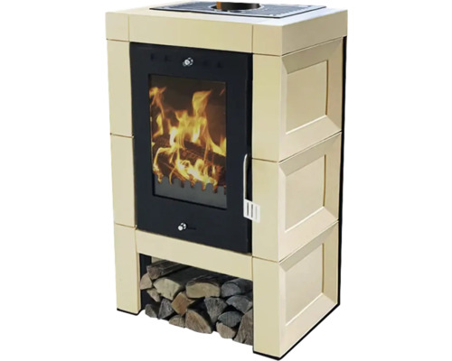 Kaminofen mit Holzscheiten