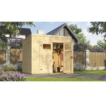 Gartenhaus aus Holz mit geöffneten Türen und Gartengeräten im Inneren