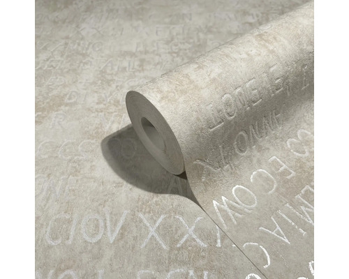 Tapetenrolle mit Buchstabenmuster